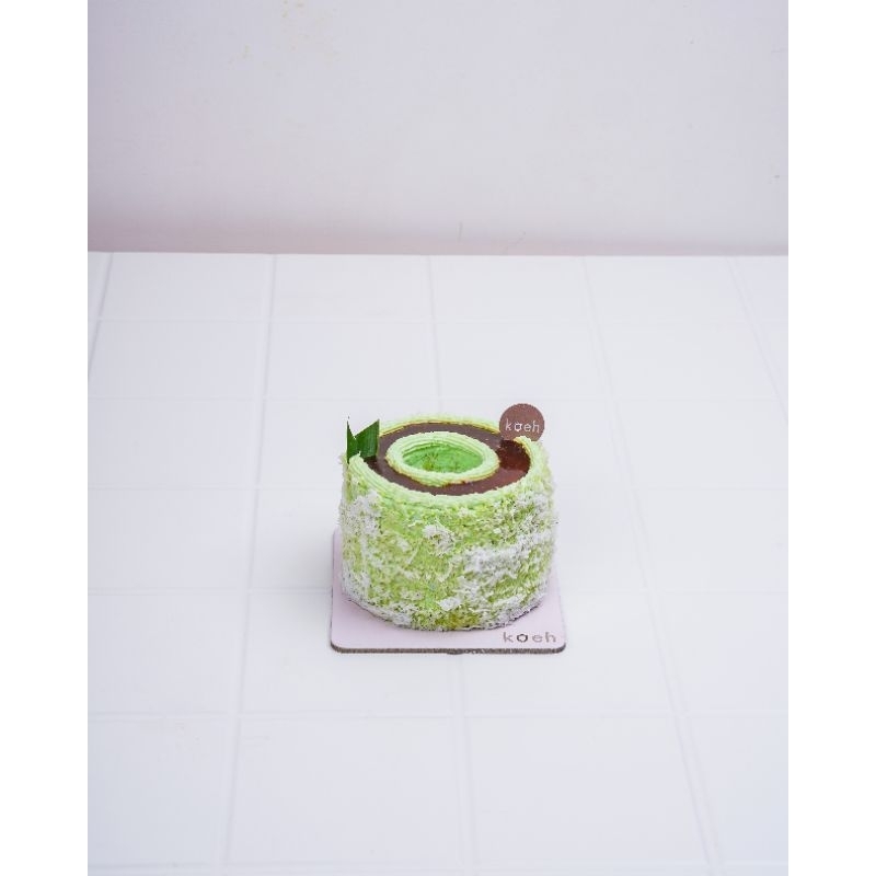

Soft Chiffon Birthday Cake - Aren