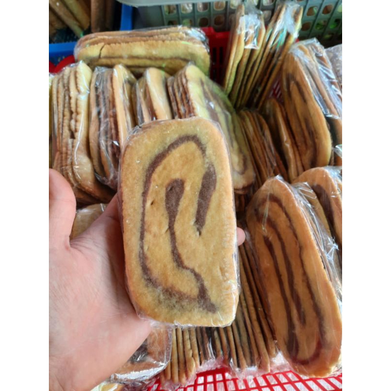 

kukis talinga, kue telinga khas manado