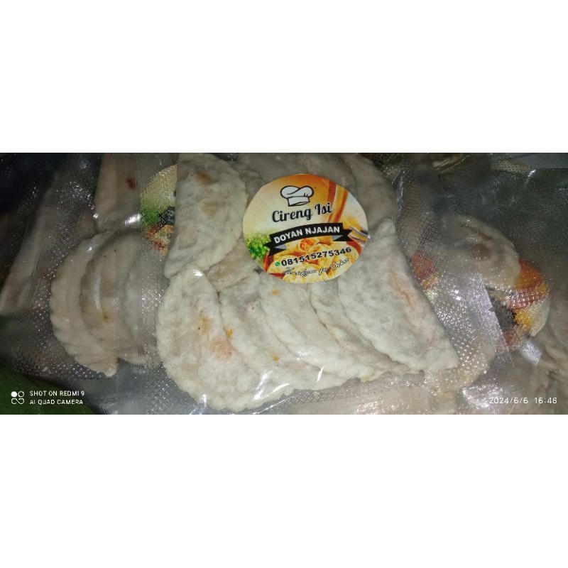 

cireng isi ayam suwir pedas isi 10biji by.doyan njajan