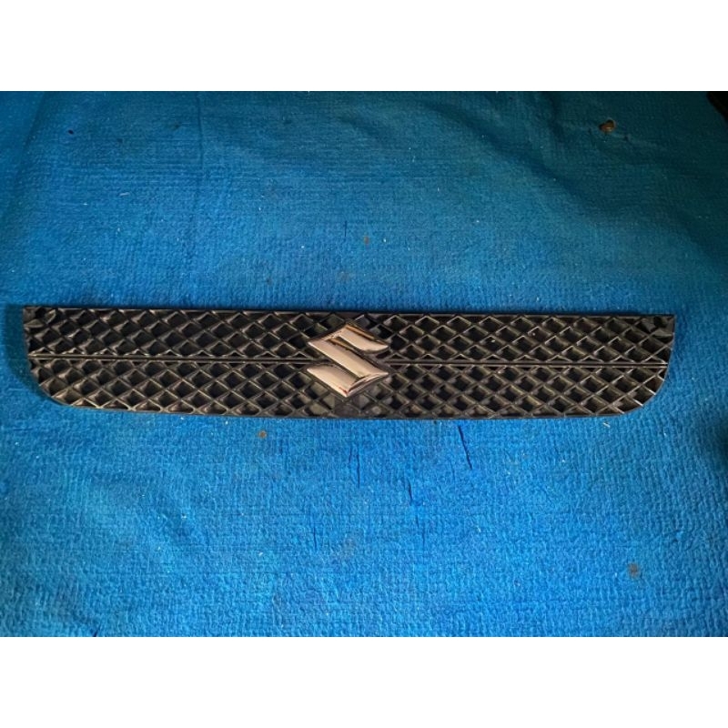 Gril grill lambang depan Suzuki Futura ori