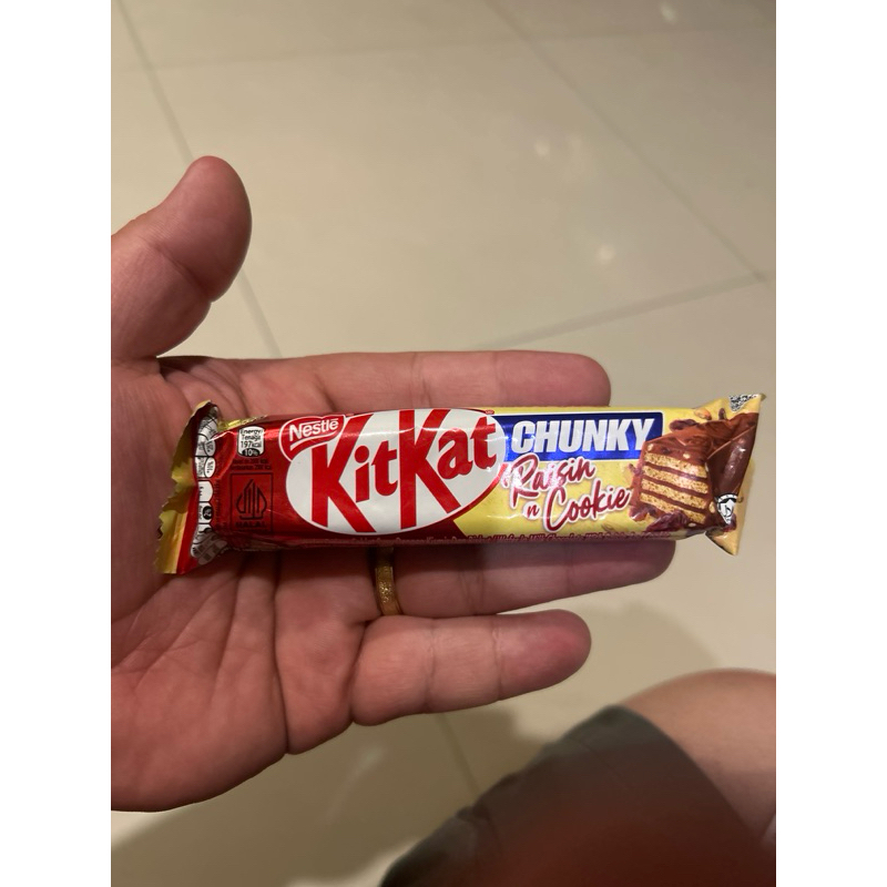 

KIT KAT Chunky Raisin Cookie Promo 38gram