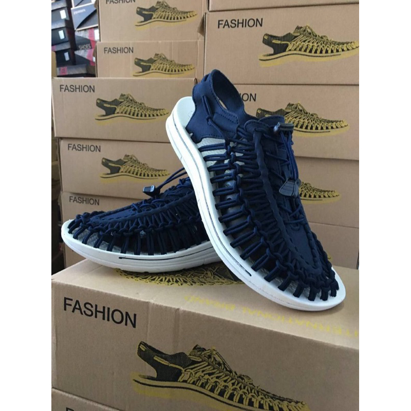 sepatu keen size 37