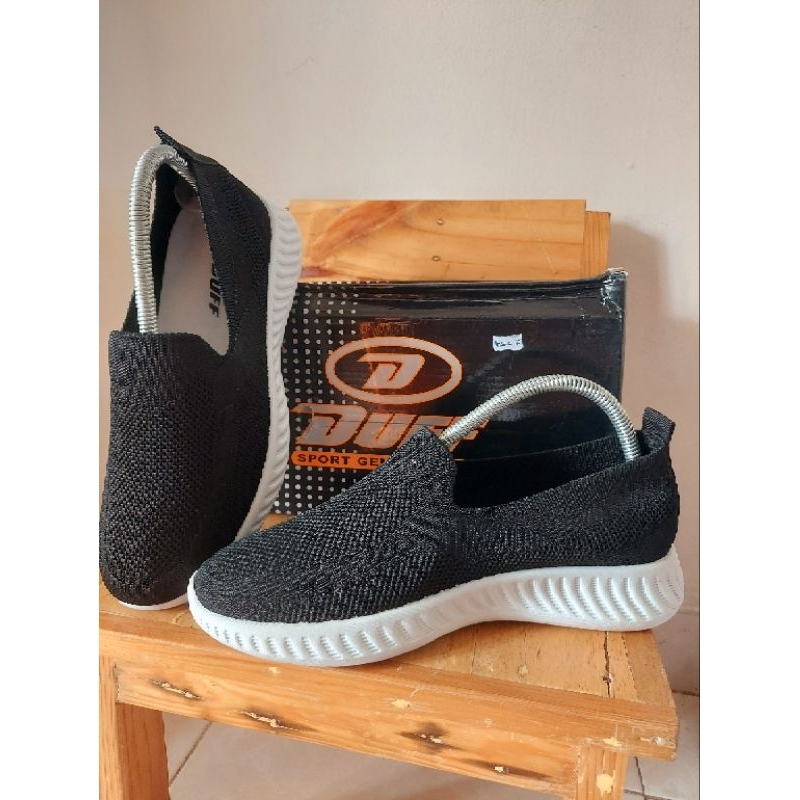 Sepatu Duff