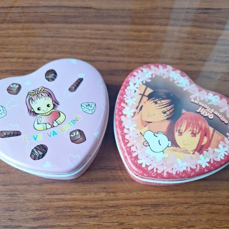 

Kotak Kaleng Love kecil