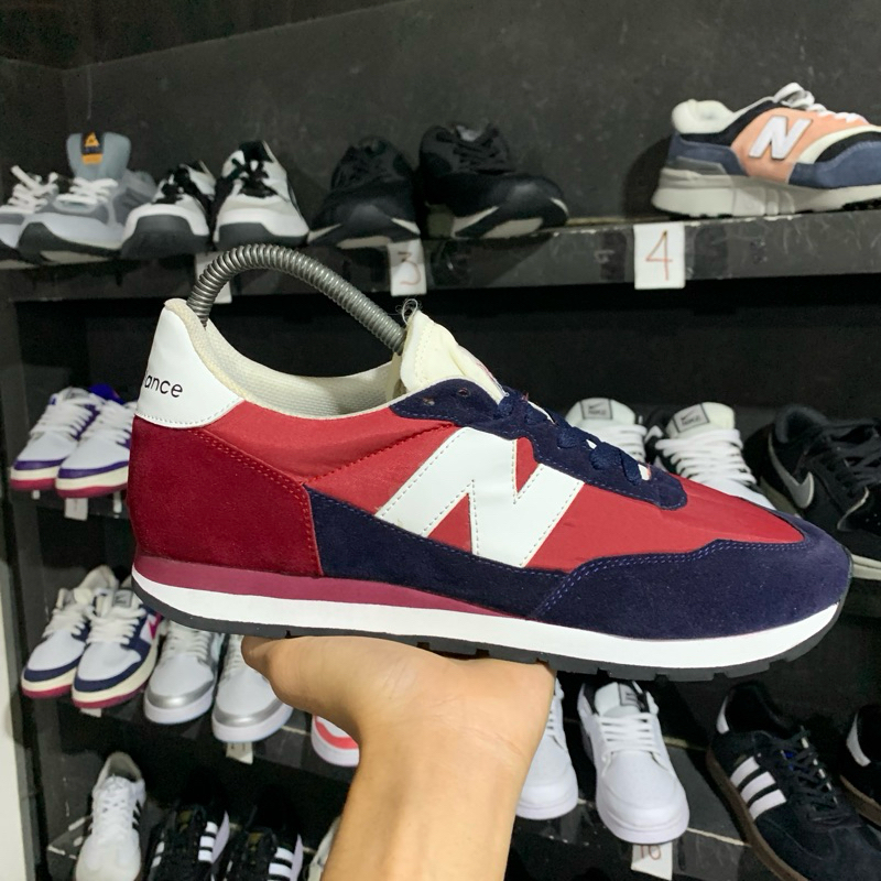 sepatu nb 237