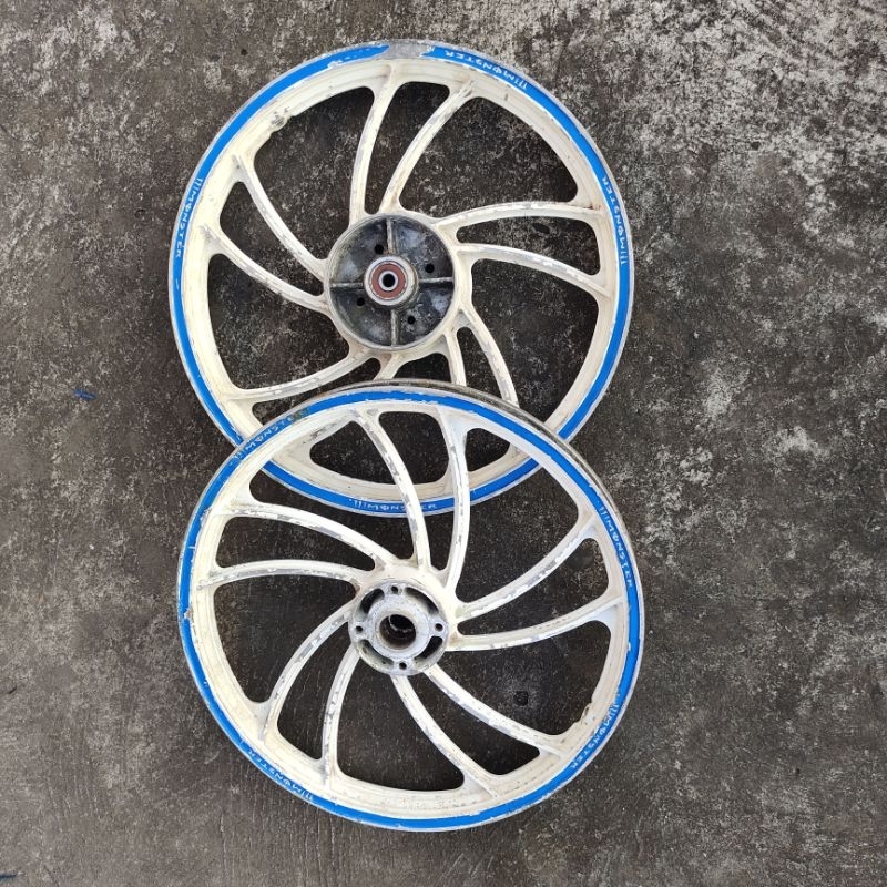 velg pelek roda set depan belakang original Cefiro ring17 PNP Yamaha