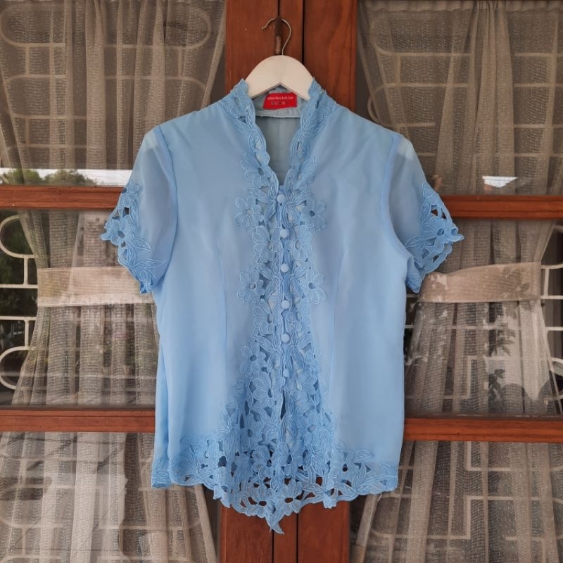 kebaya modern biru muda wanita