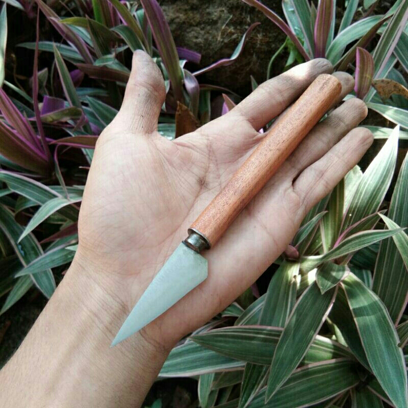 

Pisau Ukir Model Runcing Super Tajam Pisau Cutter Pisau Kerajinan