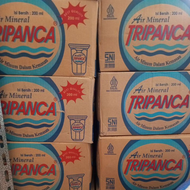 

Air Minum Gelas Tripanca ukuran sedang 200 ml