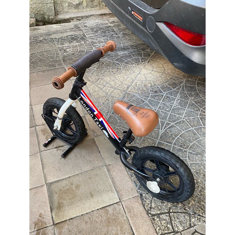 PRELOVED Balance bike London Taxi/ Sepeda anak london taxi
