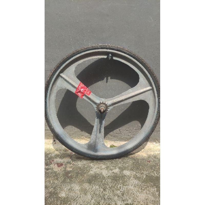 Navigate trispoke 700c