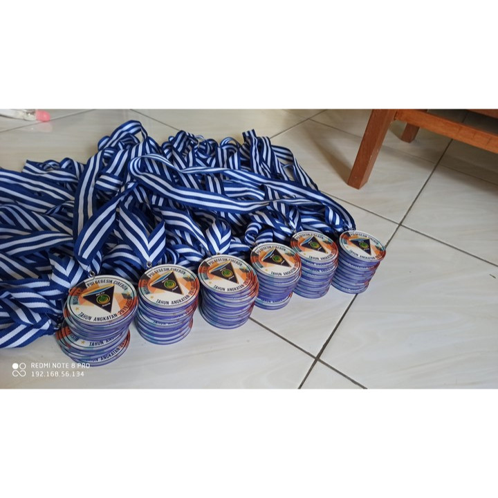 Medali wisuda kelulusan SD SMP SMA Kuliah
