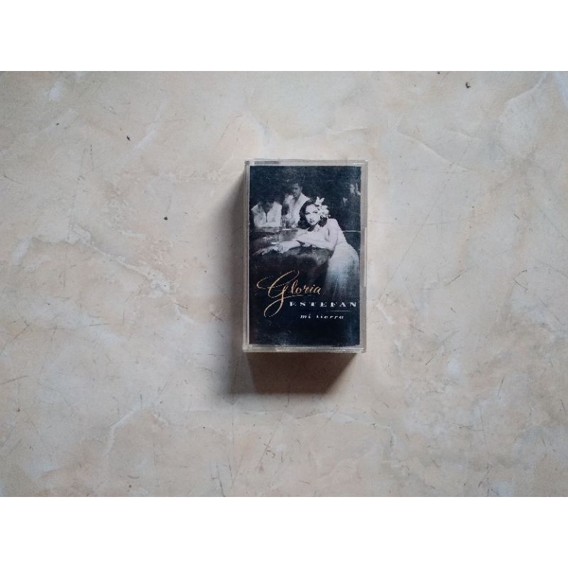 kaset pita GLORIA ESTEFAN