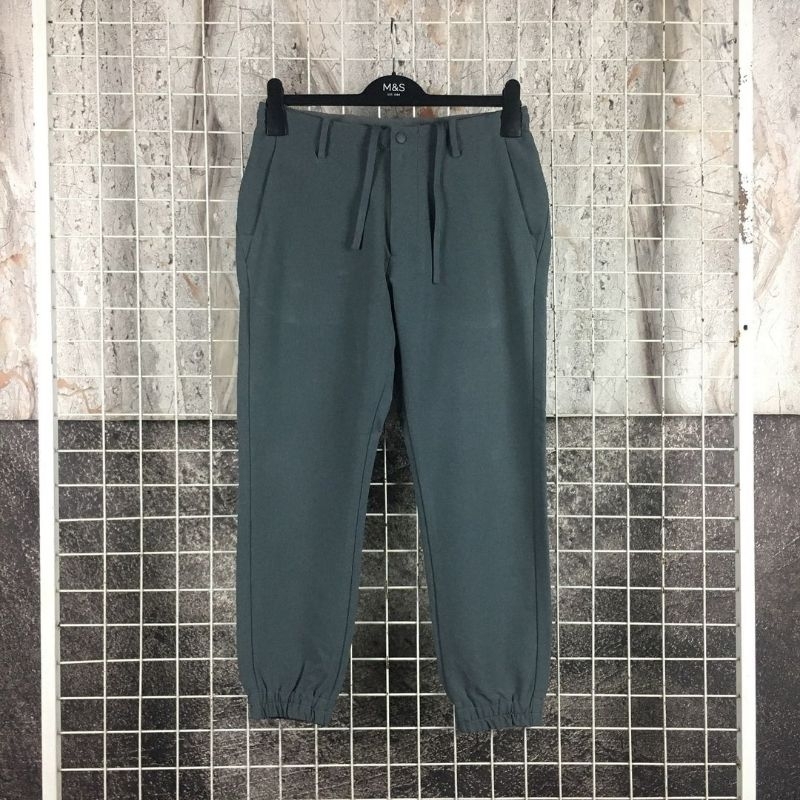 Celana Panjang Formal Ankle Pants Branded Original UNIQLO Ankle Pants Size S . SDA 05565 Second Beka