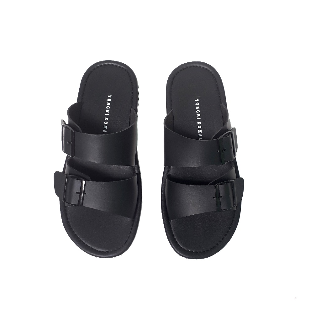 Sandal Pria Casual Yongki Komaladi Terbaru Sandal Pria Yongki komaladi Slip on gesper kekinian sanda