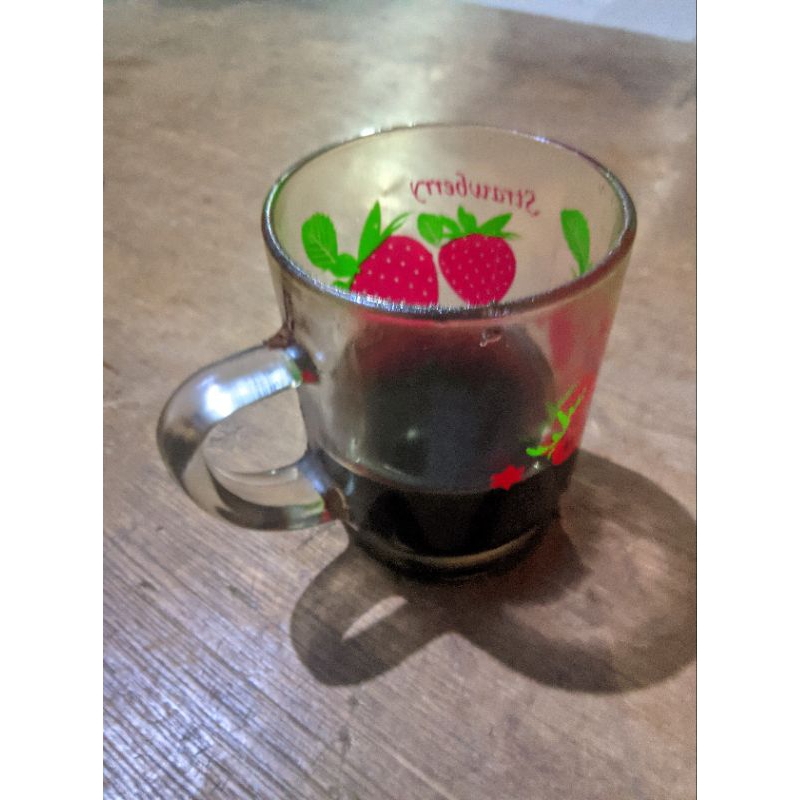 

Kopi hitam asli, tinggal setengah