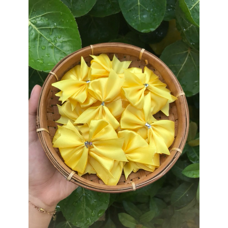 

PITA SOUVENIR SERBAGUNA WARNA KUNING (HARGA PER 50pcs)
