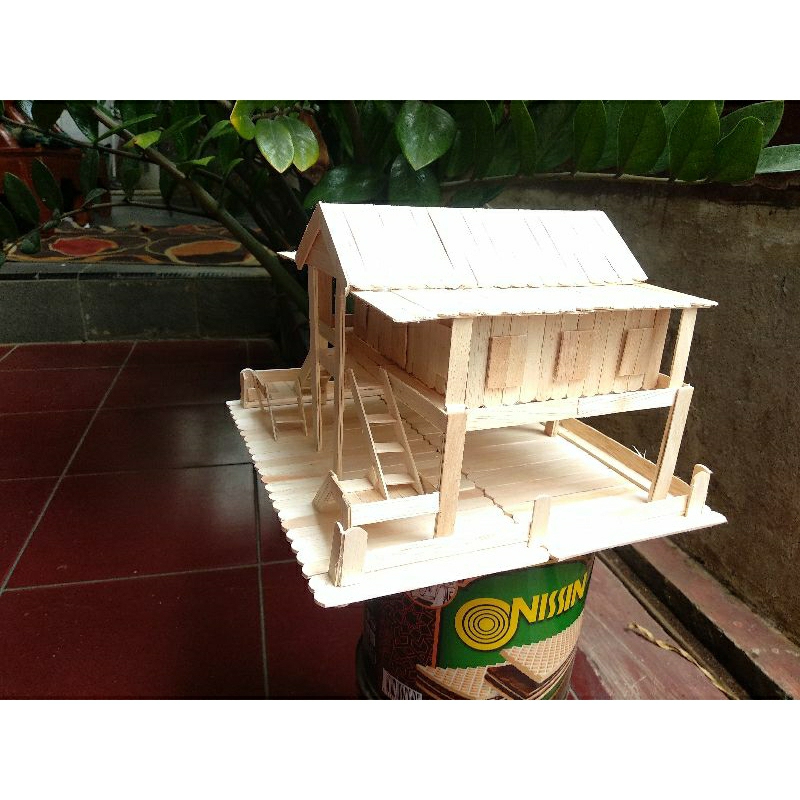 Prakarya Maket Miniatur Rumah Adat  Walewangko Sulawesi Utara  dari Stik Es Krim