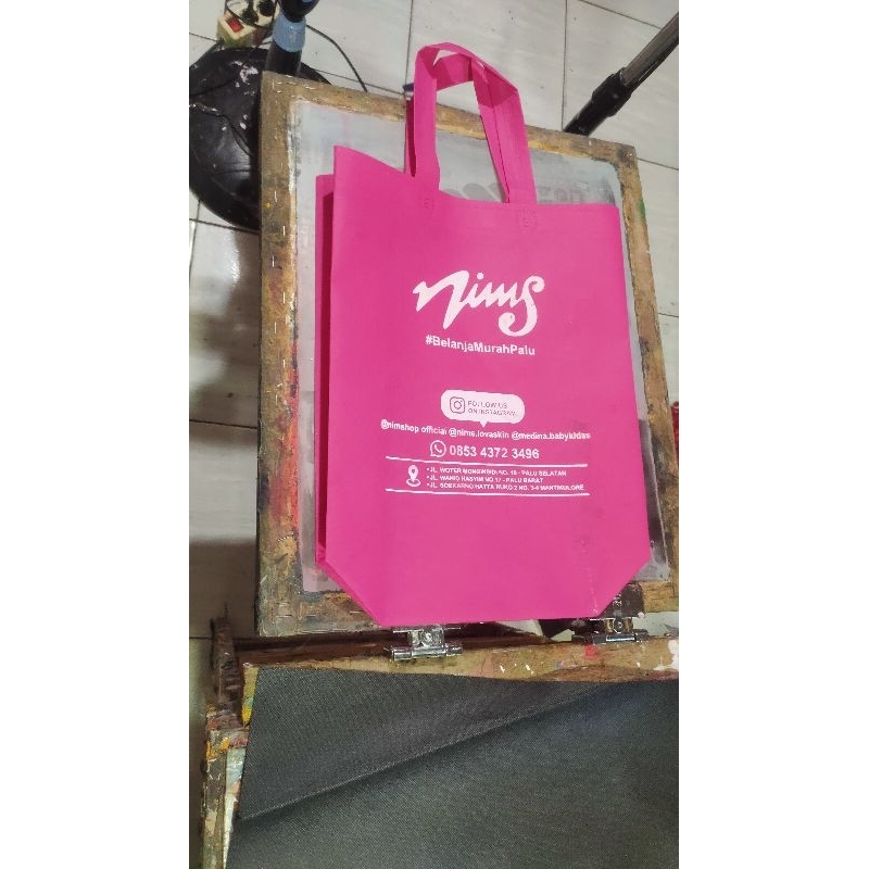 

GoodieBag Spunbond HBPA Cocok untuk Sembako & Kebutuhan Lain