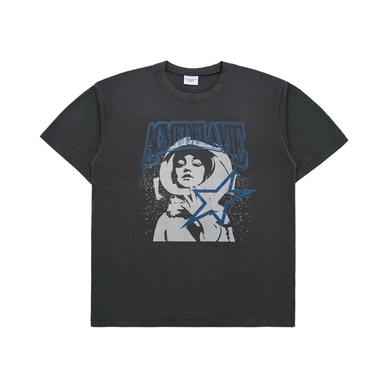ACME DE LA VIE ADLV AE LOGO ASTRONAUT ARTWORK SHORT SLEEVE T-SHIRT CHARCOAL