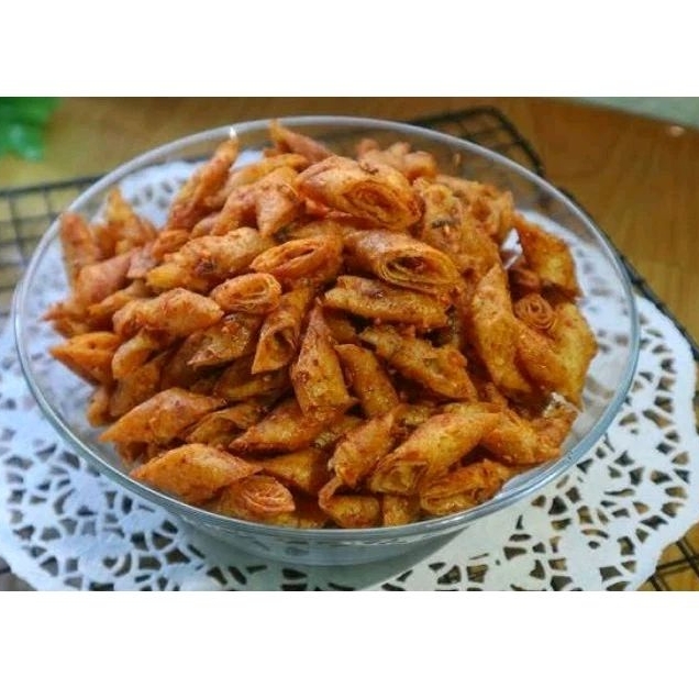

Keripik kulit lumpia 250g enak dan gurih