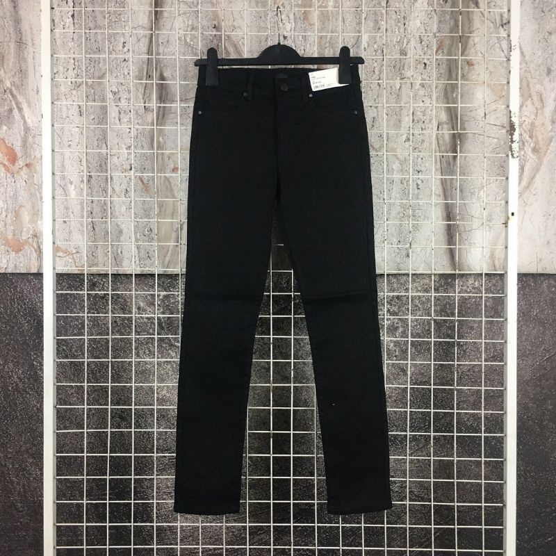 Celana Jeans Denim Fashion Pria Branded Uniqlo Skinny  BNWT Size 26/27  . SDA 05579 Second Bekas Pre