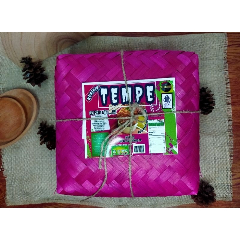 

Keripik Tempe Kemasan Besek Kecil Khas Ngawi