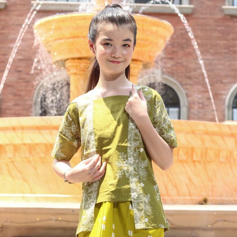 KEBAYA BATIK LIME RARA KUTUBARU ZIP BELAKANG HIJAU LEMON ( hanya kebaya saja)