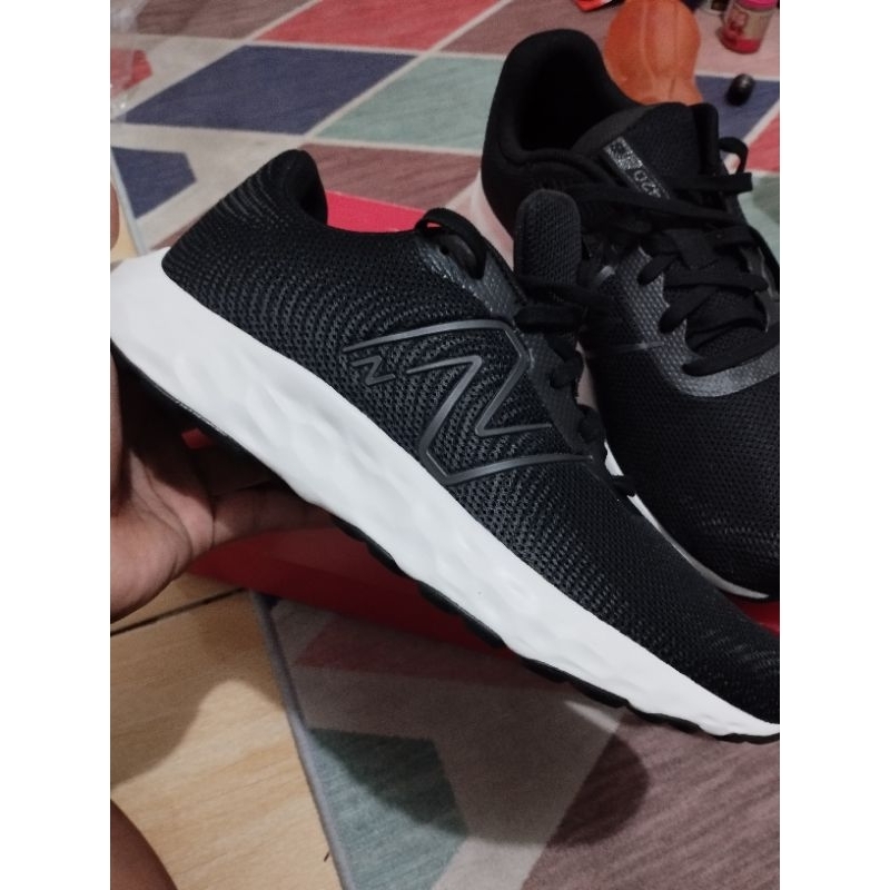 Sepatu NB 420