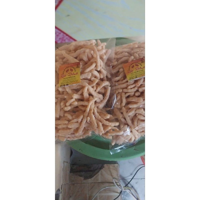 

Kletek udang, krupuk udang, peyek kacang, kripik mslaysia, kembang goyang, stick bawang, stick keju