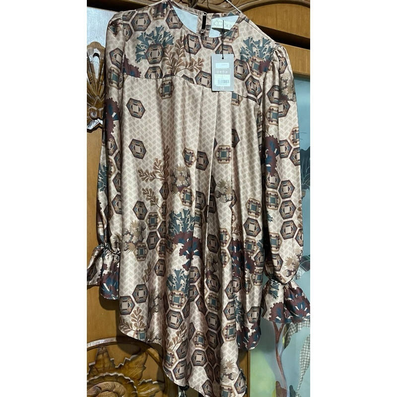 Bunaken Blouse Castel Wearing Klamby (Minor)