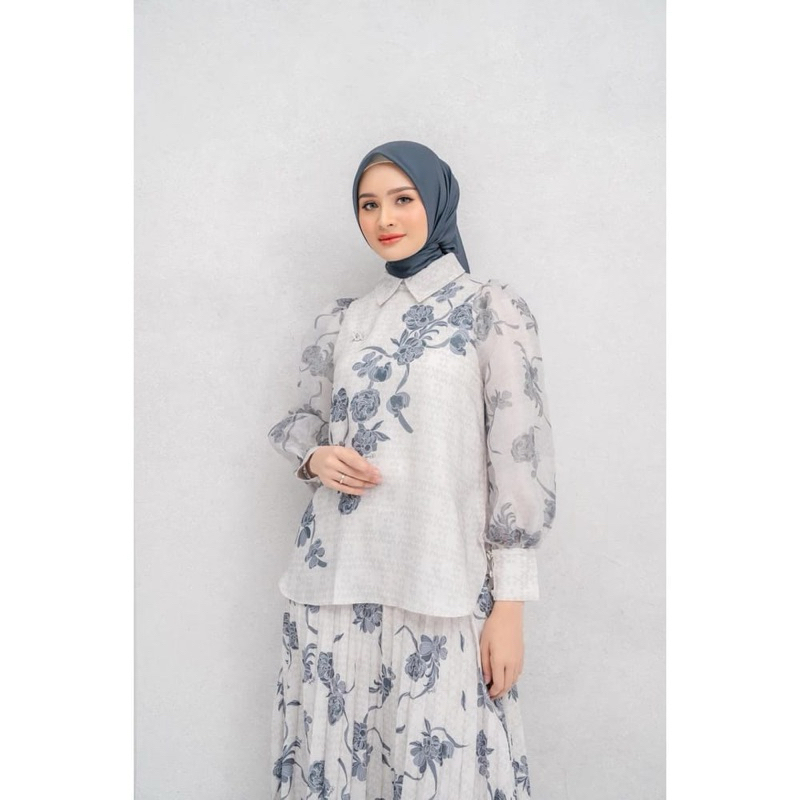 Blouse Wearing Klamby Preloved VVGC Size L