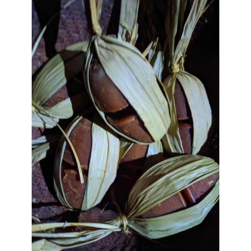 

Gula aren super asli Berkualitas gula aren Setengah kojor atau 2 pasang setengah