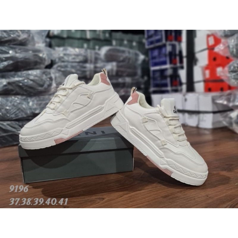 SEPATU SNEAKER WANITA / SEPATU CASUAL /SEPATU SANTAI / SEPATU WANITA MODEL TERBARU