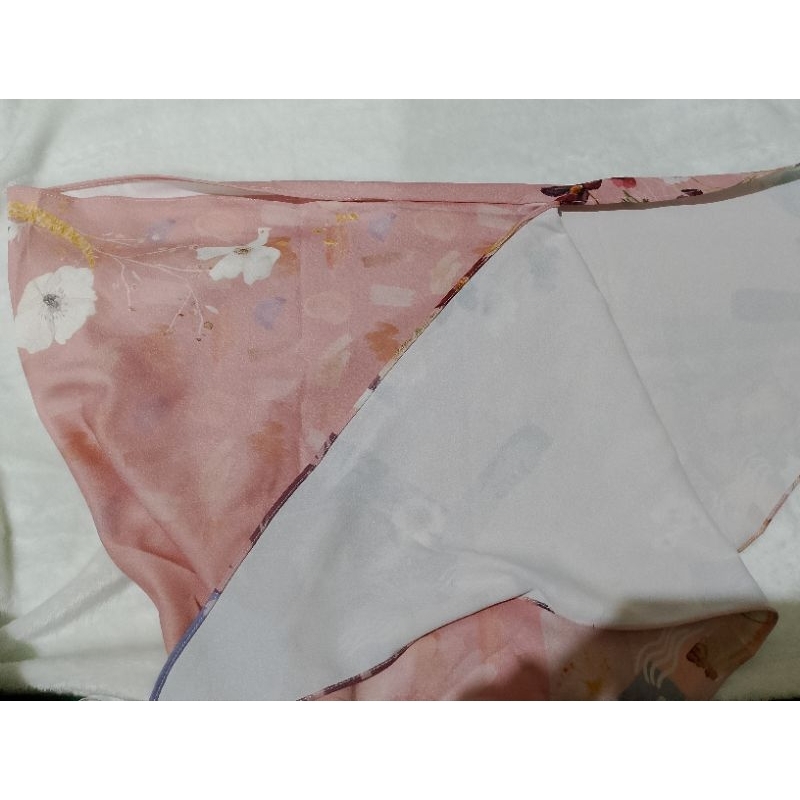 Scarf HWC Hijab wanita cantik