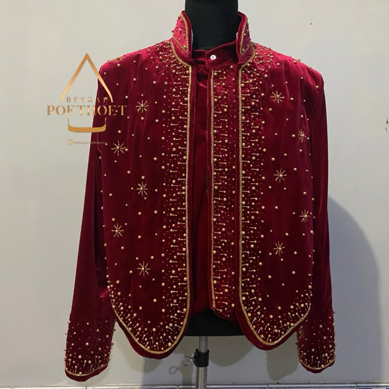 beskap pengantin adat jawa Solo bludru merah Maroon payet emas gold mewah premium Pria