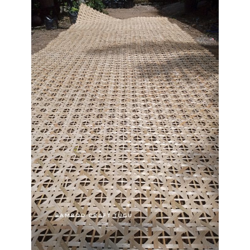 Anyaman Bambu Alami Motif Batik