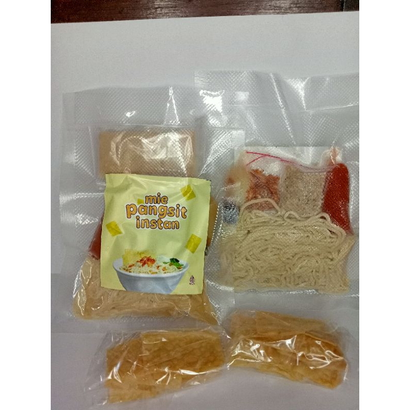 

CWIE MIE CAK RUL KEMASAN EKONOMIS - PANGSIT MIE INSTAN CAK RUL