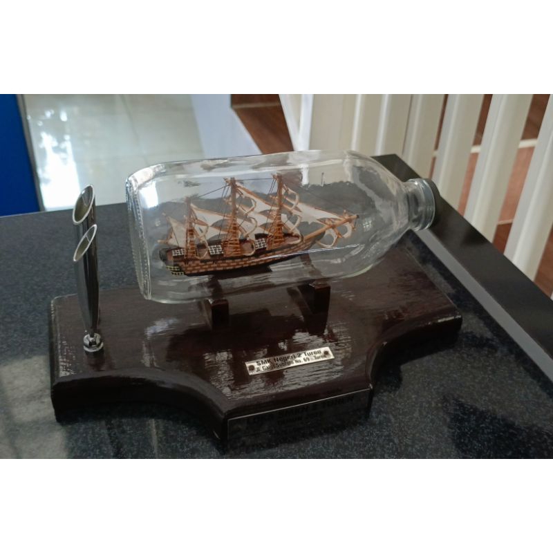 Hiasan meja, kapal dalam botol, tempat bolpoin