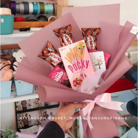 Buket Snack Kertas Warna Pink