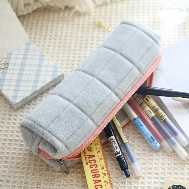 

Tempat Pencil Case Sleting Bulu Kotak Simple & Cosmetic Bag - 21 x 8 cm ~ 17 x 14 cm