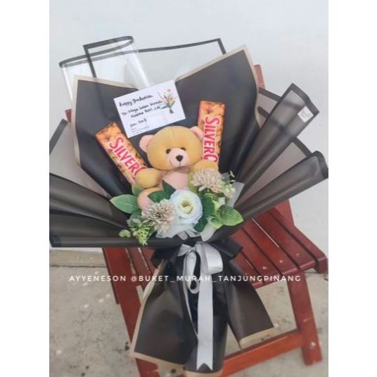 Buket Boneka Beruang Coklat 2 SIlverqueen Besar Dan Bunga Putih Kertas Warna Hitam