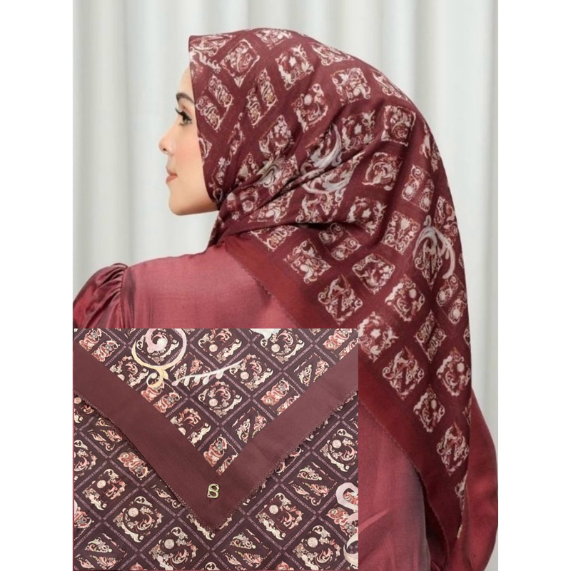 Hijab Segi Empat Monogram Jilbab Buttonscarves
