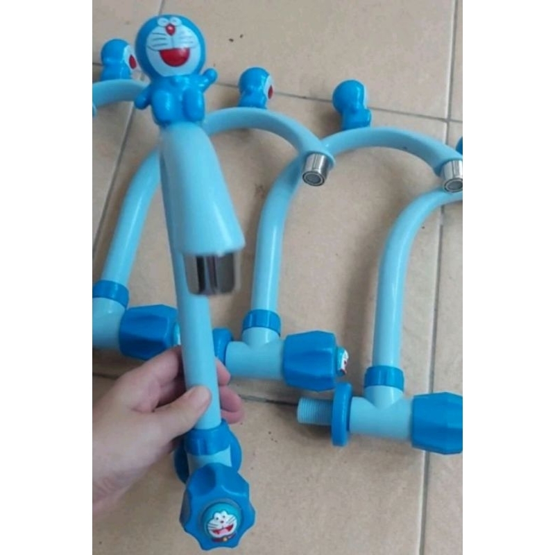 kran shower cuci piring Doraemon