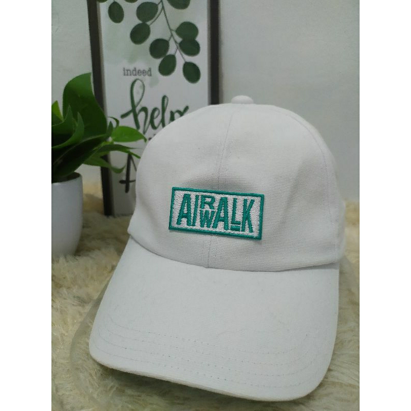 topi casual airwalk putih