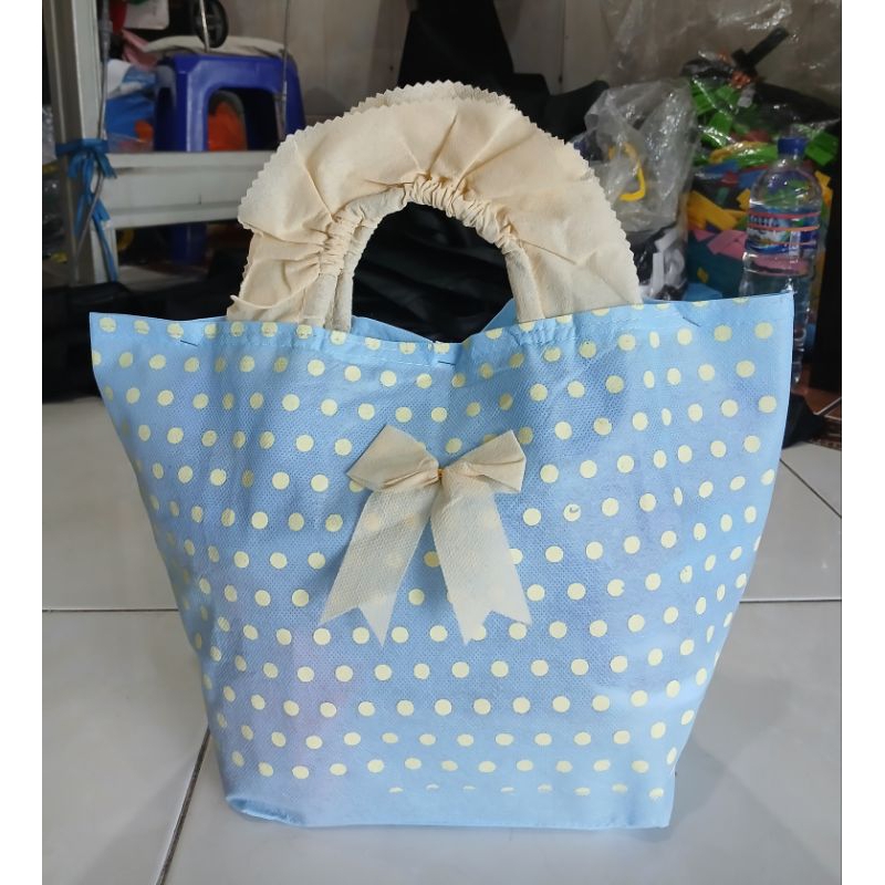 

TAS BOX NASI 20X20 MOTIF / TAS KOTAK NASI MOTIF / TAS KOTAK NASI / TAS HAJATAN / TAS BERKATAN