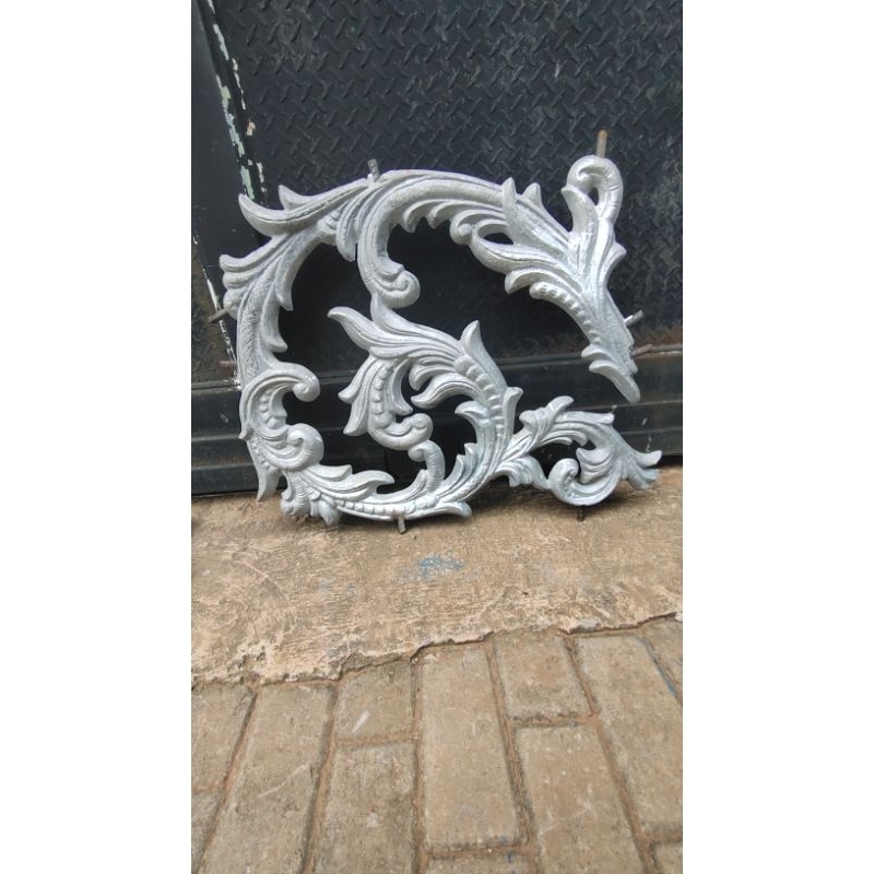 ornamen pagar besi tempa