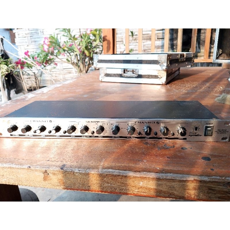 crossover Black spider sc203