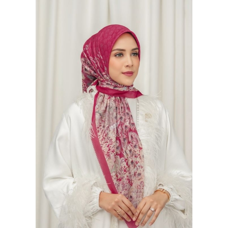 Buttonscarves Ederra Series