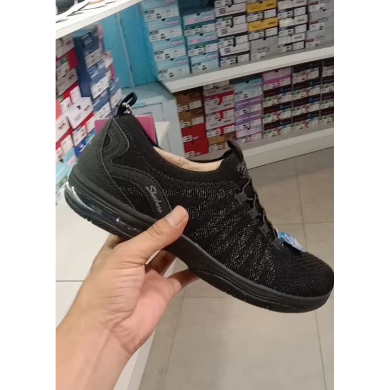 sepatu flat shoes Skechers black original sports station sale